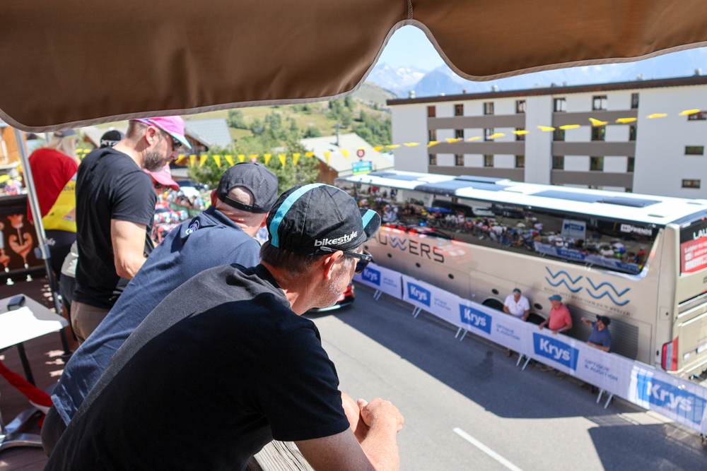 Bikestyle Tours guests watching the Tour de France on Alpe d'Huez